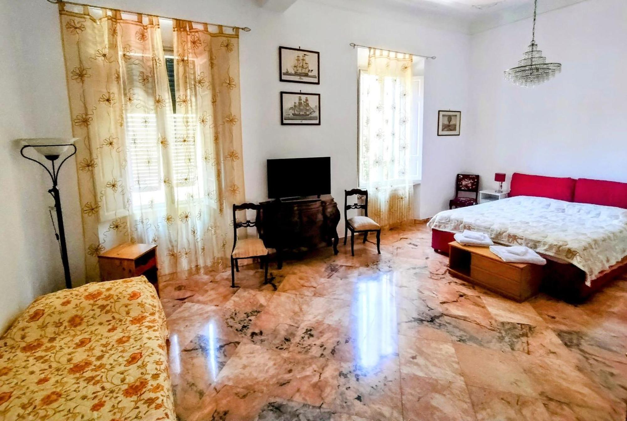 Gabry'S Home Three-Bedroom Big Apartment Near City Center & Train Station To Pisa And Florence & Ferries To Sardegna Corsica Ливорно Экстерьер фото